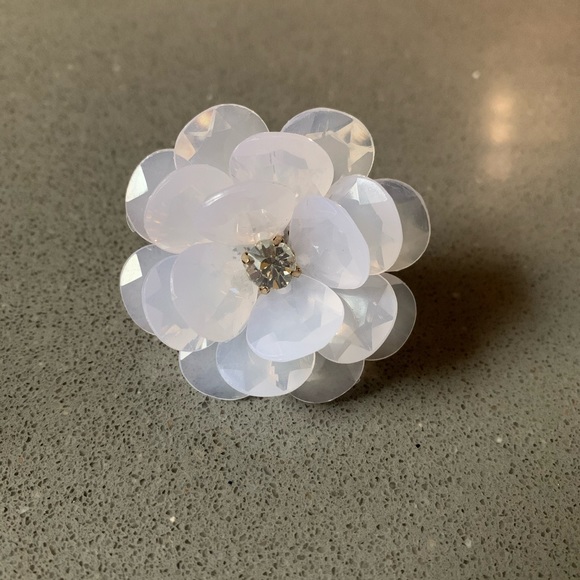Jewelry - Adorable Flower Ring